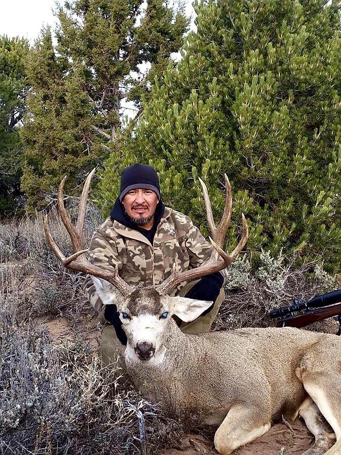 LEAD PHOTO mule-deer-hunting-11